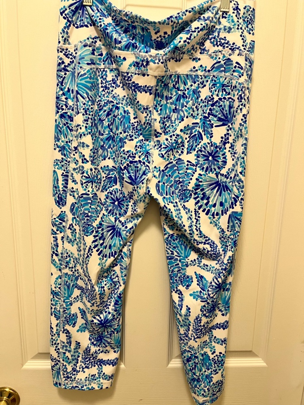 Lilly Pulitzer White Capri Leggings with Blue & Teal Floral Print